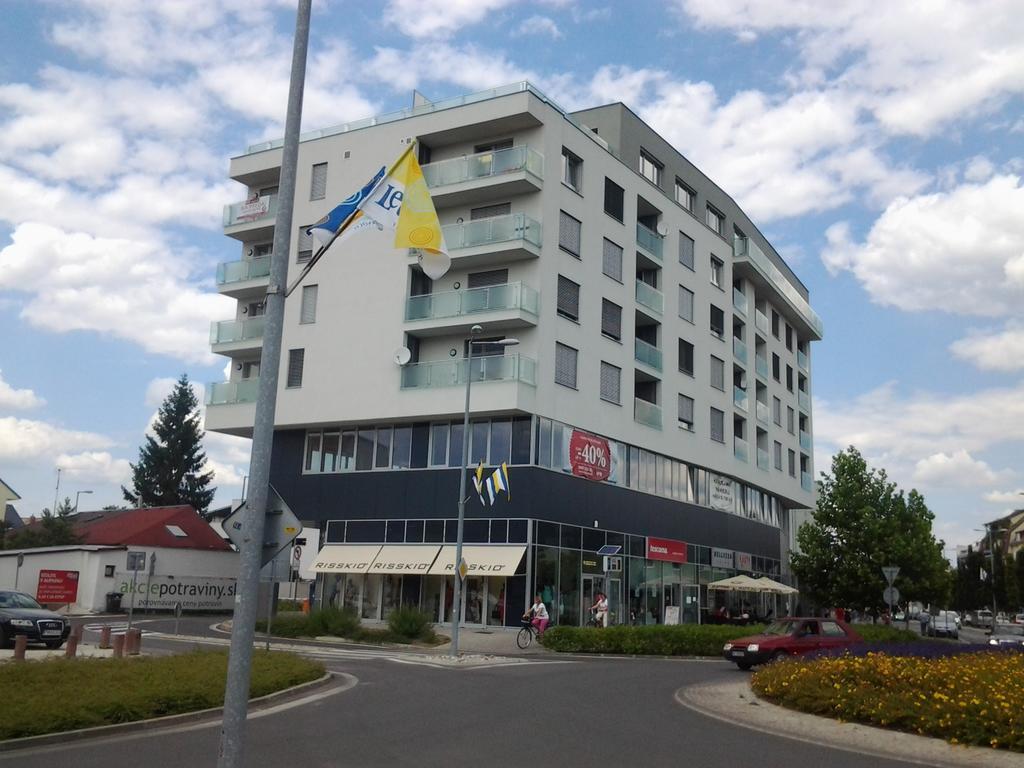 Apartman Halex Centrum City Aupark Piest'any Quarto foto